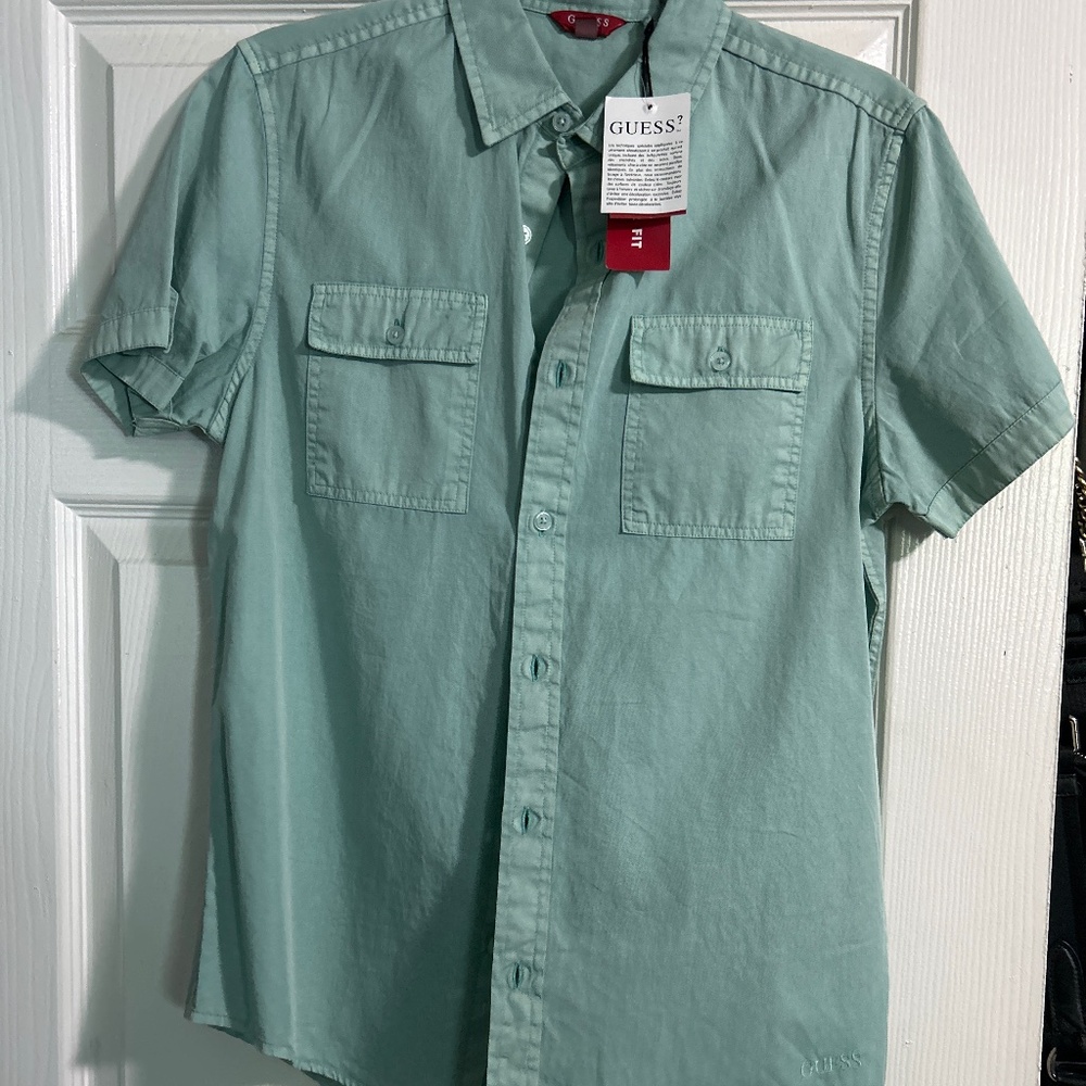 Guess men’s short sleeve shirt